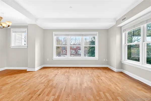 $4,500 | 225 Stanley Avenue, Unit 204, Mamaroneck, NY 10543