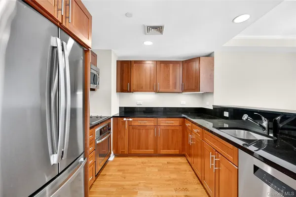 $4,500 | 225 Stanley Avenue, Unit 204, Mamaroneck, NY 10543