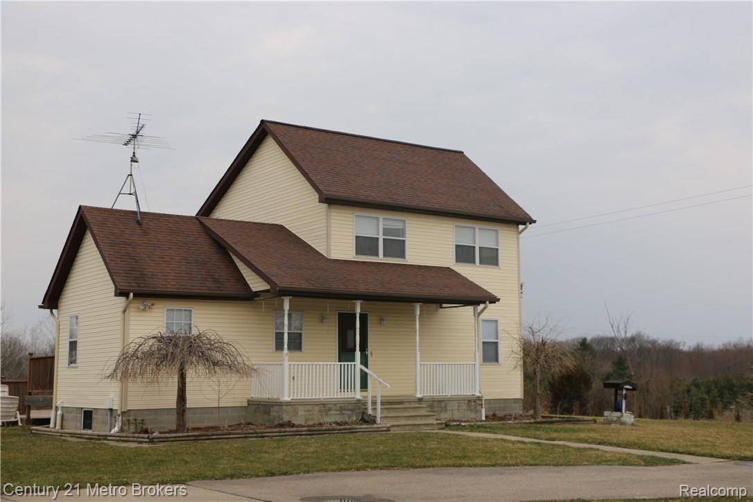 4211 Genesee Road Lapeer, MI 48446 - Photo 2 of 12 IMG_9119.JPG