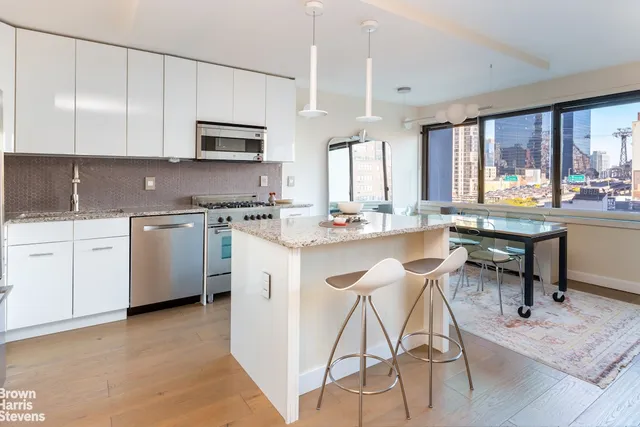 $1,195,000 | 300 East 59th Street, Unit 607 | Sutton Place