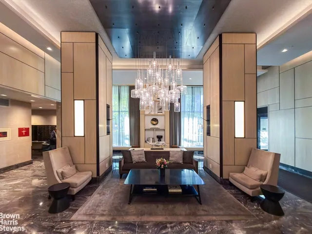 $1,195,000 | 300 East 59th Street, Unit 607 | Sutton Place