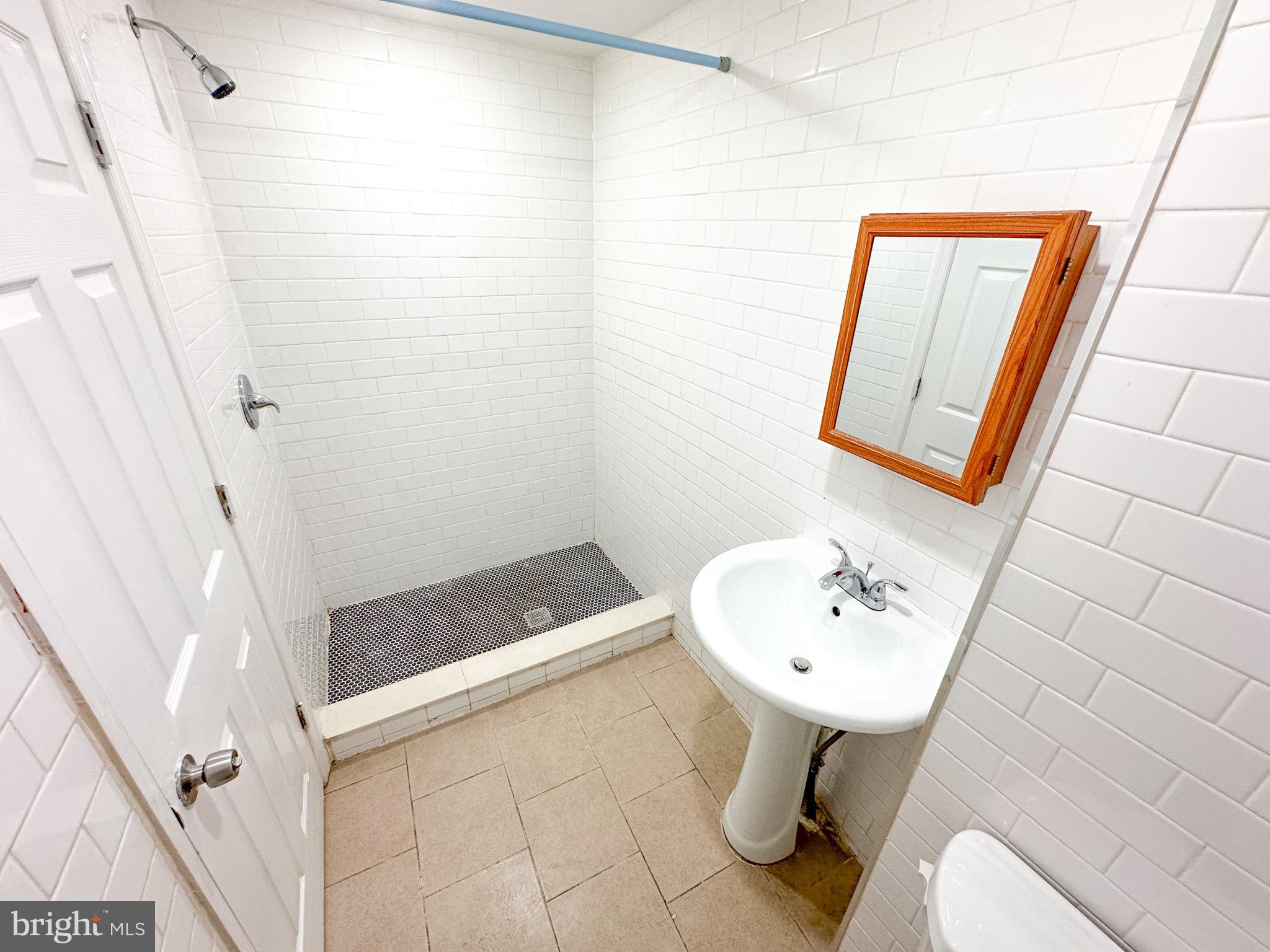 1933 Colonial Street Philadelphia, PA 19138 - Photo 4 of 15