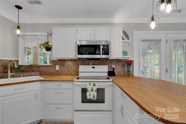 $410,000 | 3007 Wyntree Court, Matthews, NC 28104