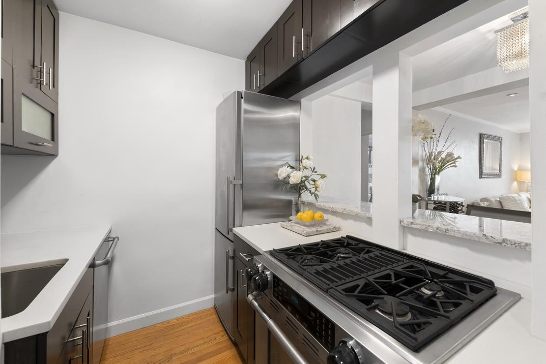 330 East 70th Street, Unit 2H Manhattan, NY 10021 - Photo 5 of 9