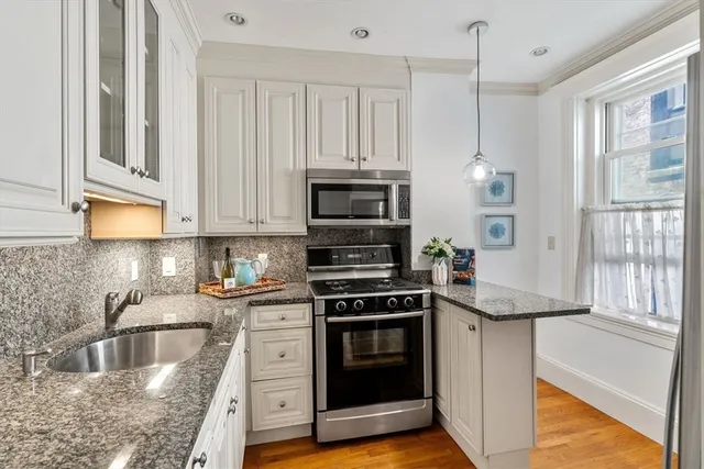 $900,000 | 70 Phillips Street, Unit 3, Boston, MA 02114