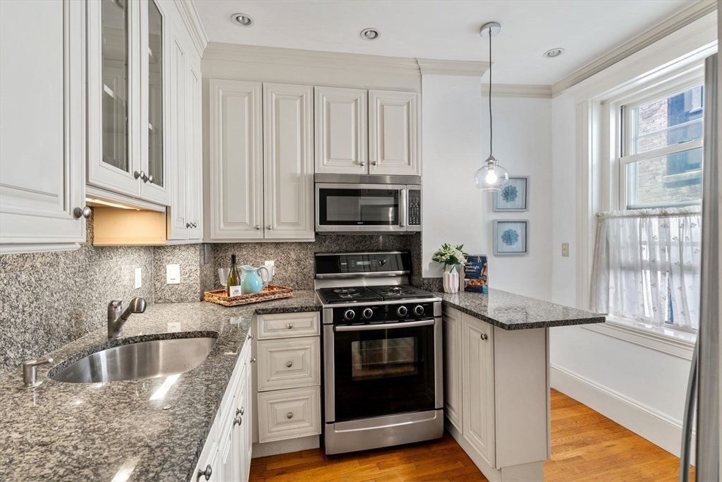 70 Phillips Street, Unit 3 Boston, MA 02114 - Photo 8 of 16