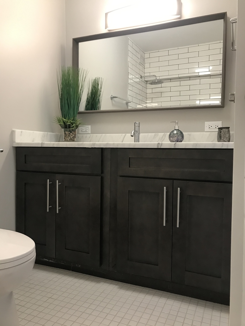 5445 North Sheridan Road, Unit 2711 Chicago, IL 60640 - Photo 11 of 12