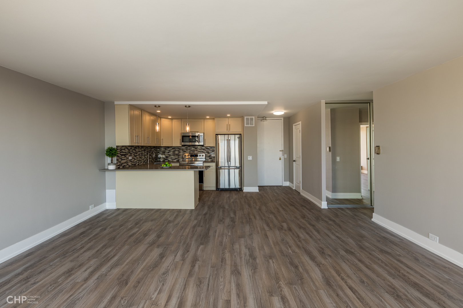 5445 North Sheridan Road, Unit 2711 Chicago, IL 60640 - Photo 3 of 12
