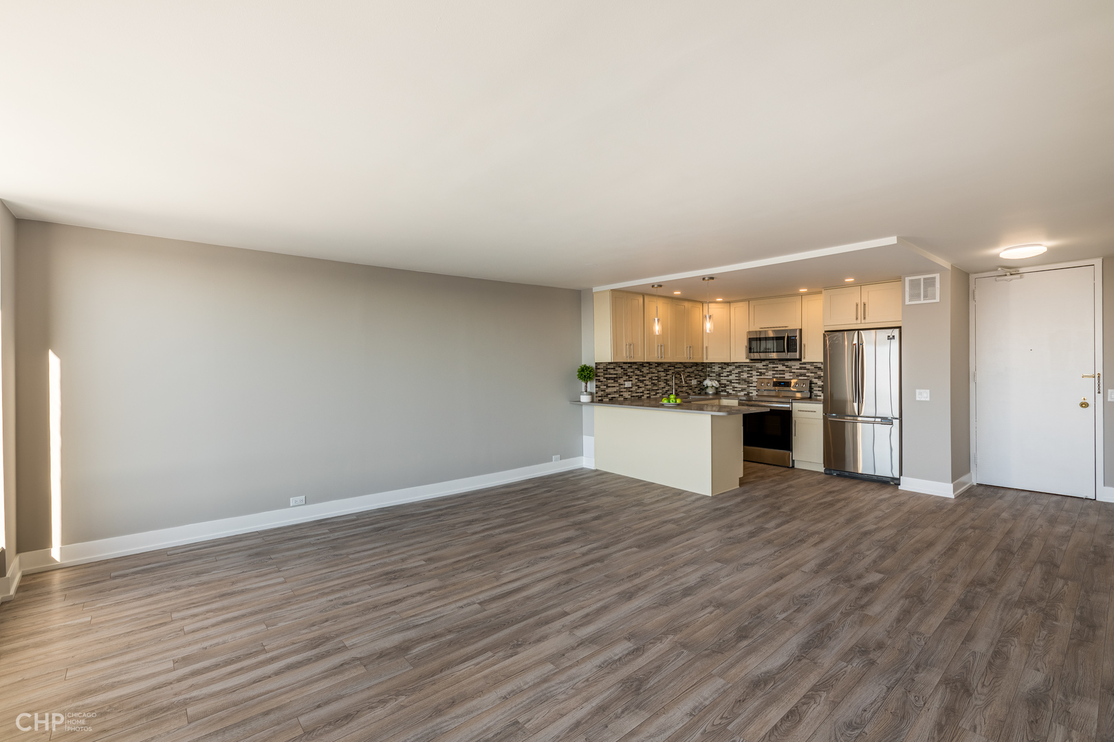 5445 North Sheridan Road, Unit 2711 Chicago, IL 60640 - Photo 4 of 12