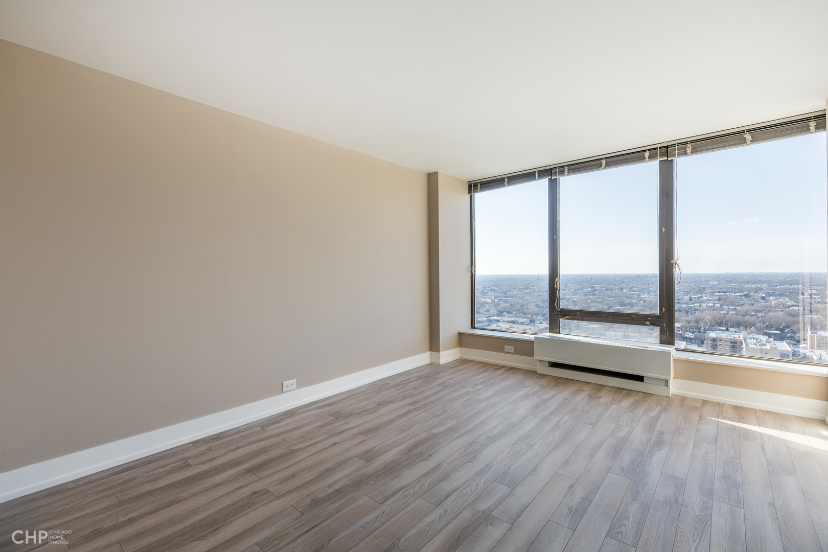 5445 North Sheridan Road, Unit 2711 Chicago, IL 60640 - Photo 8 of 12