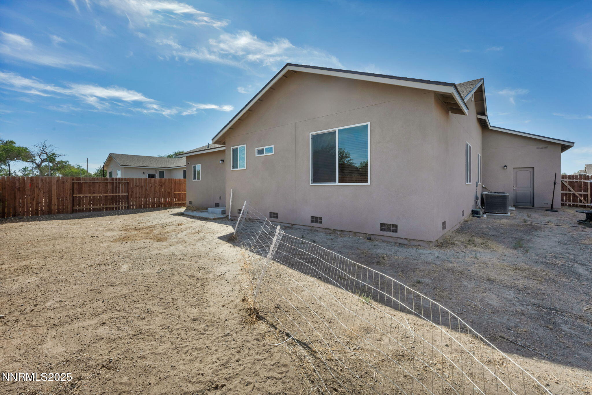 665 Beeghly Drive Fallon, NV 89406 - Photo 31 of 31 a backyard of a house