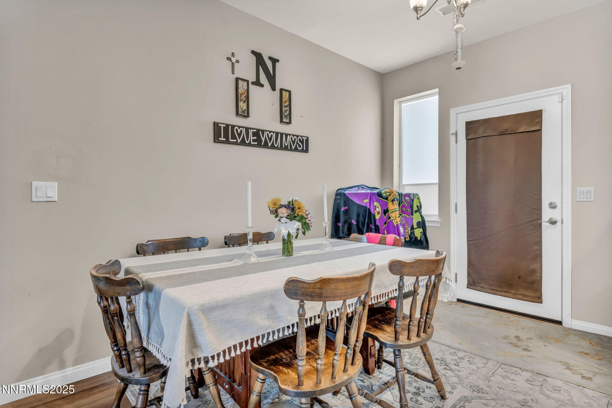 665 Beeghly Drive Fallon, NV 89406 - Photo 10 of 31 a dining room with furniture and wooden floor
