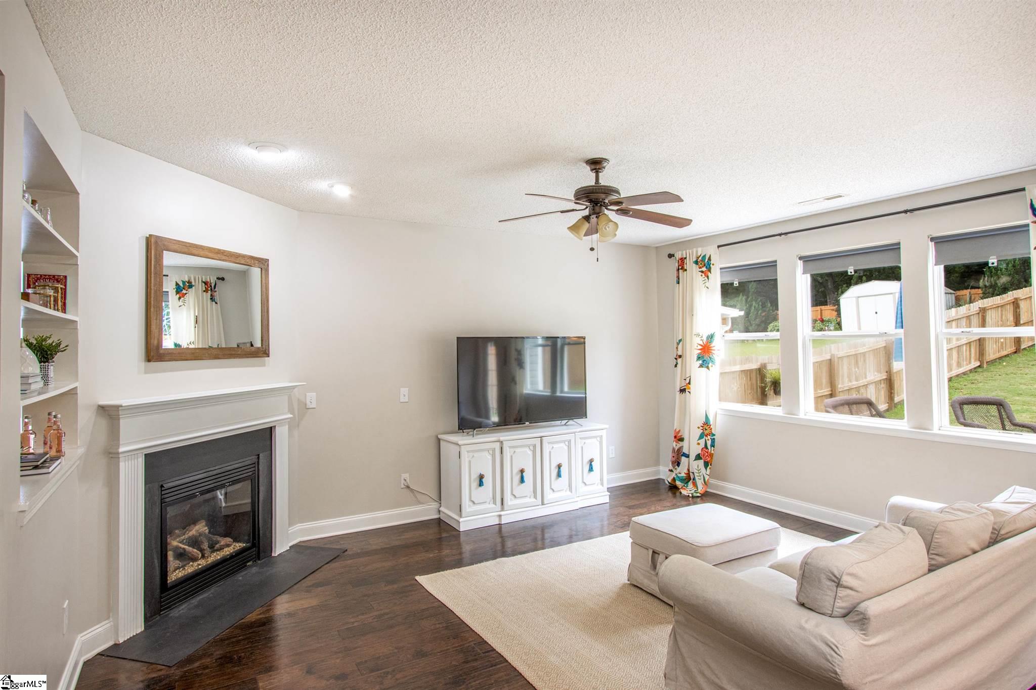 23 Border Avenue Simpsonville, SC 29680 - Photo 2 of 32