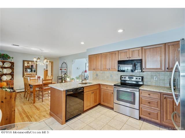 204 Riptide Avenue Manahawkin, NJ 08050 - Photo 11 of 30 11