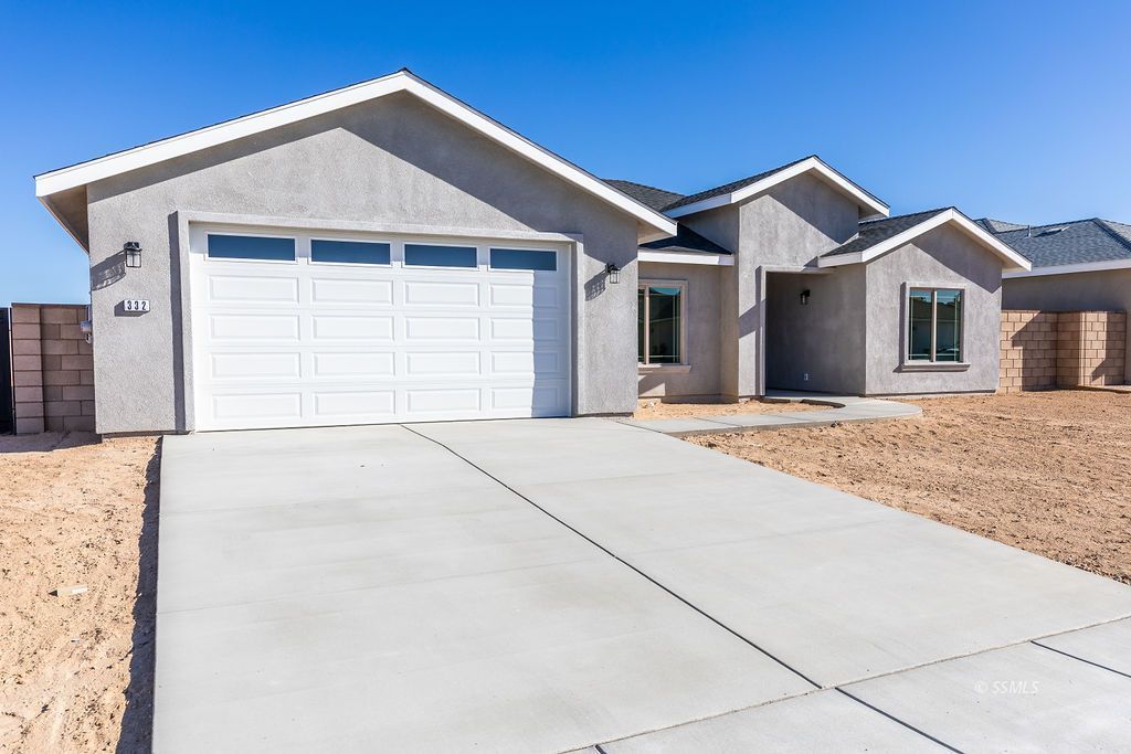332 Thomas Street Ridgecrest, CA 93555 - Photo 4 of 36 Gallery Image 4