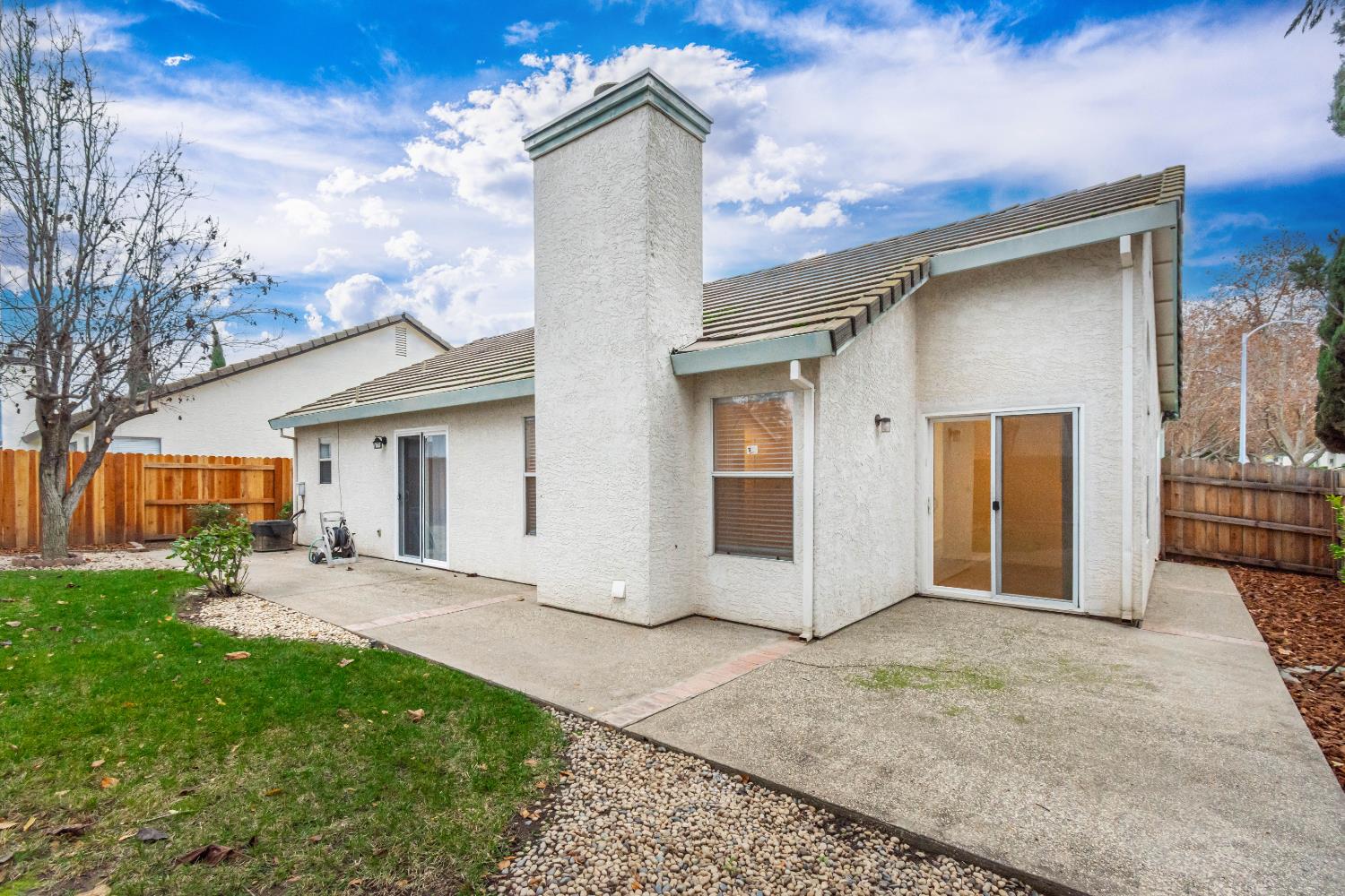 8245 Calleystone Way Antelope, CA 95843 - Photo 28 of 33 a view of a house with backyard and garden