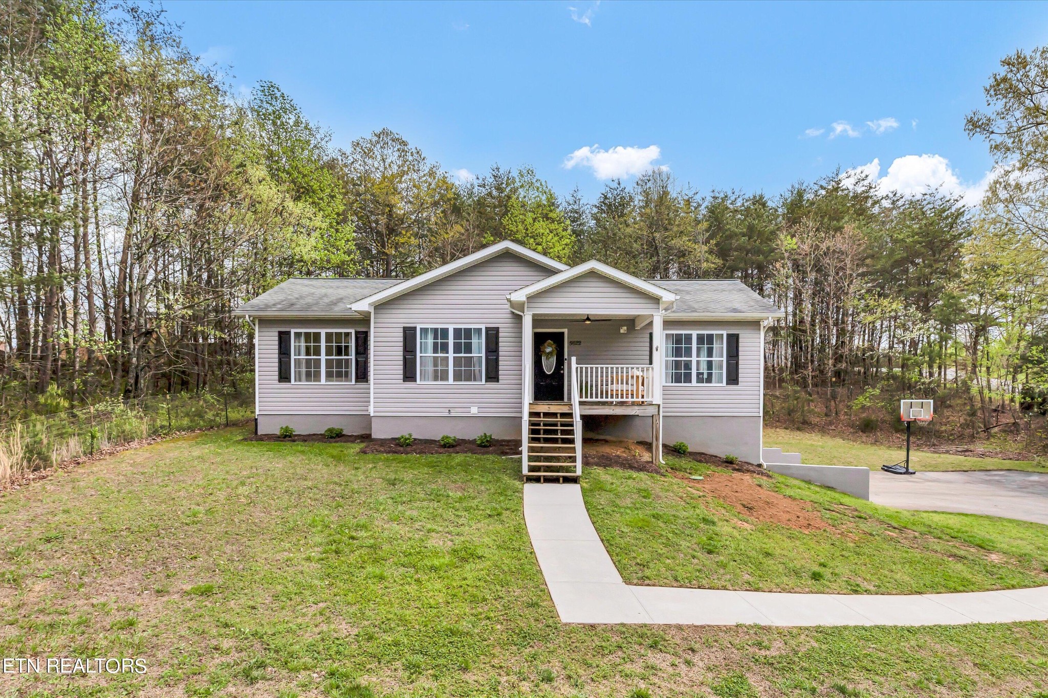 5622 Nine Mile Road Maryville, TN 37801 - Photo 3 of 31 Gallery Image 3