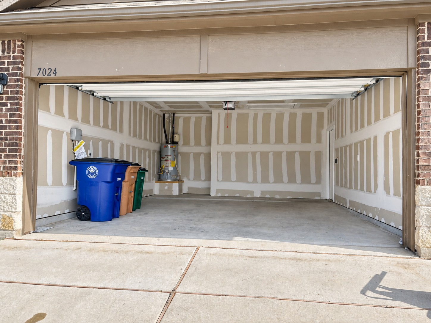 7024 Ranchito Drive Austin, TX 78744 - Photo 15 of 22 Gallery Image 15
