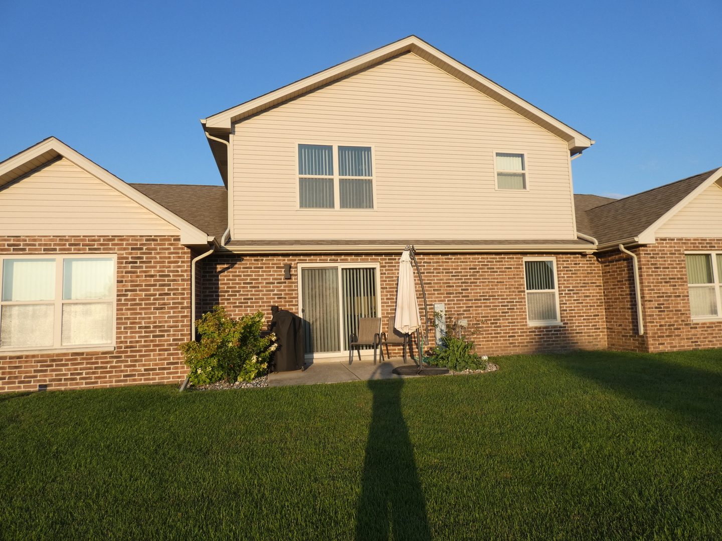 627 North Edgemere Drive Bourbonnais, IL 60914 - Photo 4 of 37 a view of a house with backyard