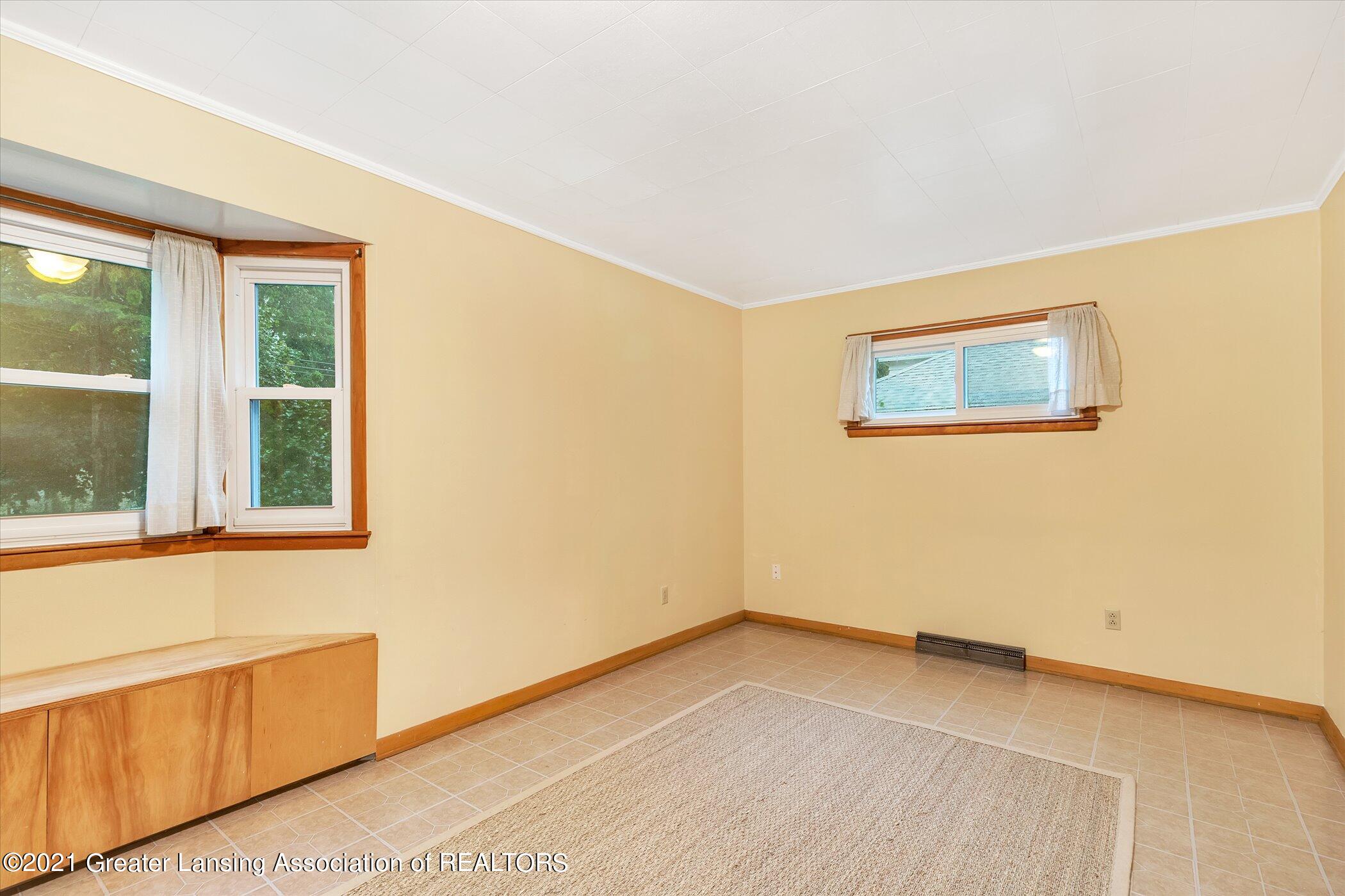 201 East Cavanaugh Road Lansing, MI 48910 - Photo 21 of 38 20-201-E-Cavaugh-Rd-WindowStill-Real-Est