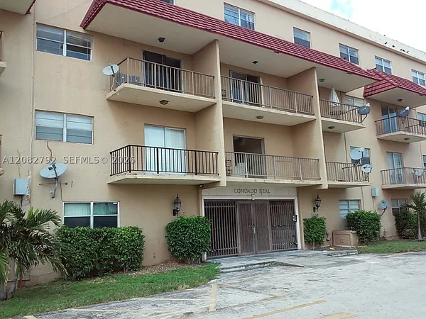 $1,750 | 5100 Southwest 41st Street, Unit 202, Hollywood, FL 33023