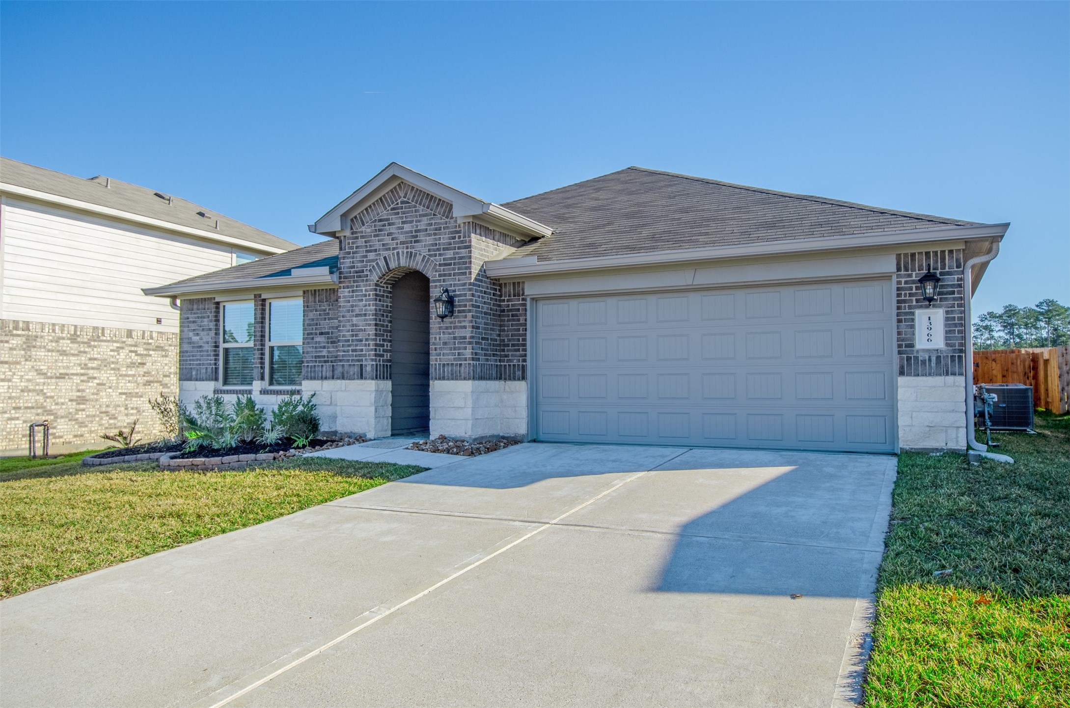 13966 Fort Ward Way Conroe, TX 77384 - Photo 3 of 33