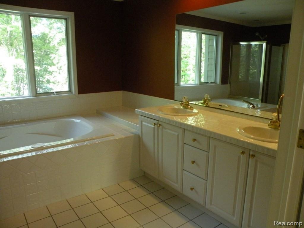 1060 Bird Road Ortonville, MI 48462 - Photo 34 of 44 DSCN7966.jpg