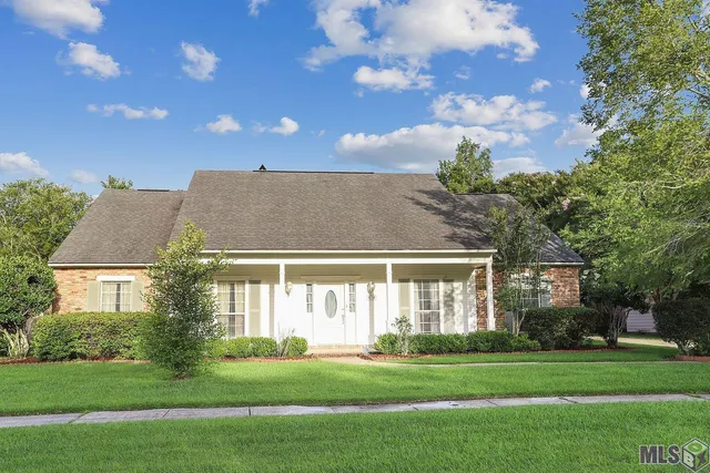 $430,000 | 434 Autumn Oak Drive, Baton Rouge, LA 70810