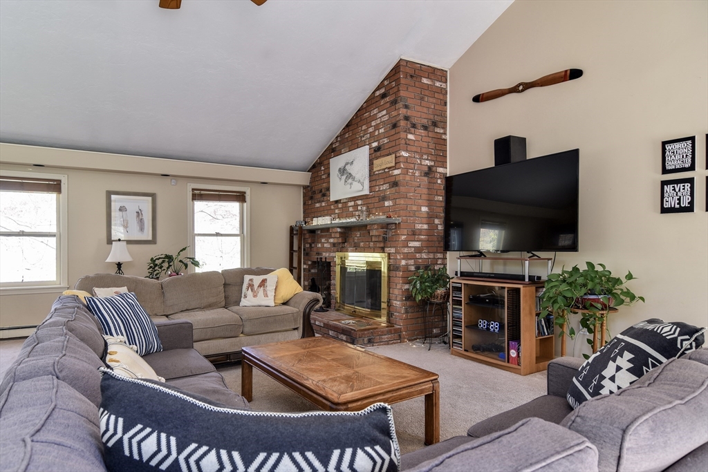 128 Upton Road Westborough, MA 01581 - Photo 5 of 23