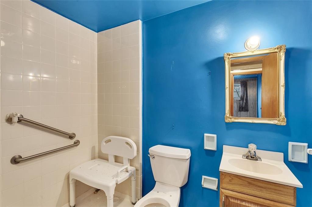 215 Leslie Road Valencia, PA 16059 - Photo 16 of 22 Gallery Image 16
