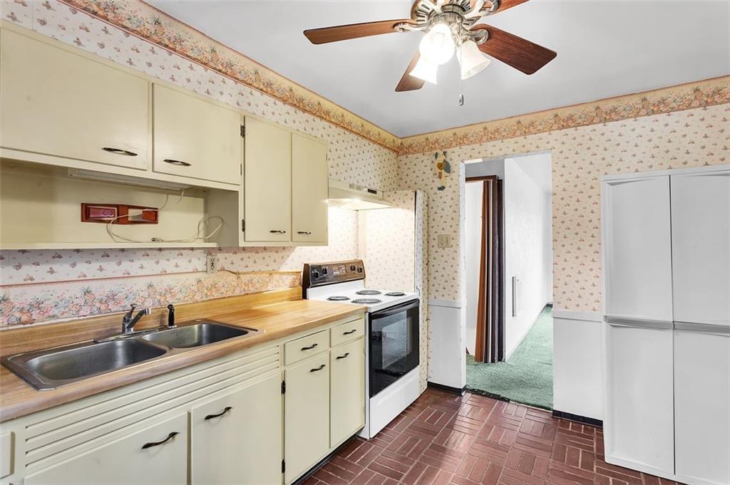 215 Leslie Road Valencia, PA 16059 - Photo 9 of 22 Gallery Image 9