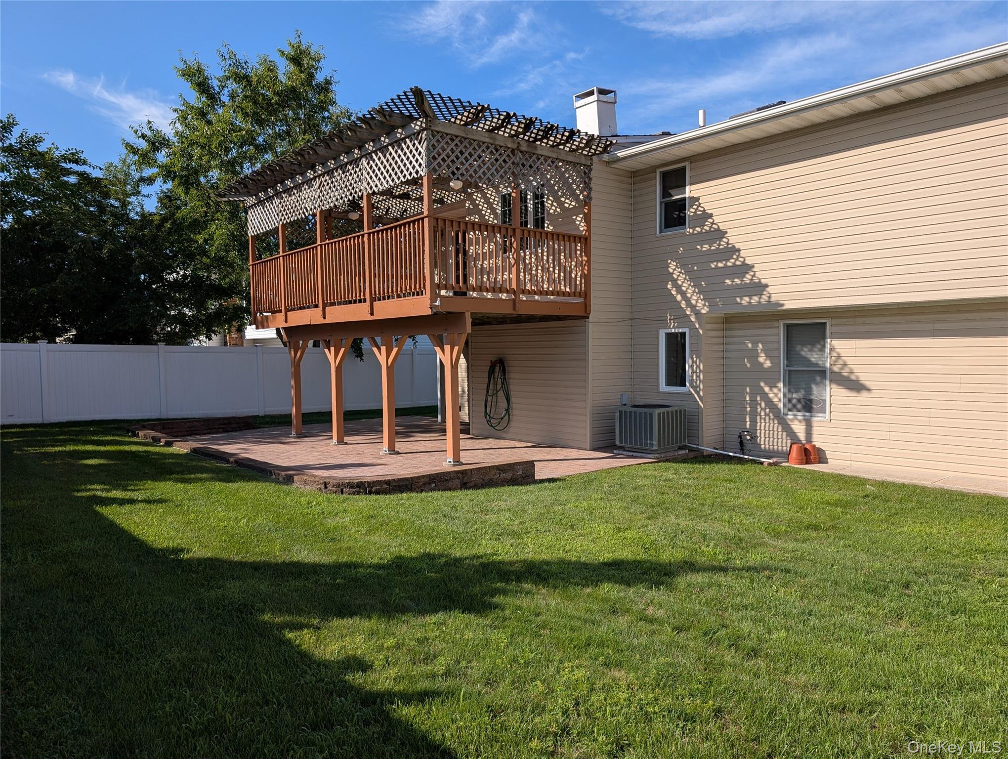 3039 Clubhouse Road Merrick, NY 11566 - Photo 25 of 28 Gallery Image 25