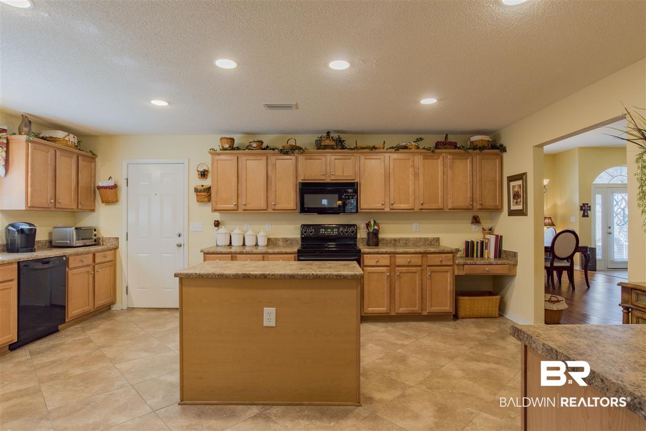 319 Manchester Lane Foley, AL 36535 - Photo 17 of 33 Kitchen