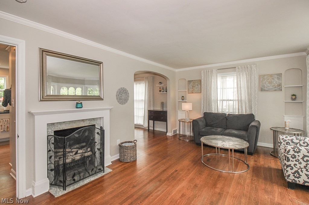 2764 Berkshire Road Cleveland, OH 44106 - Photo 2 of 27 Gallery Image 2