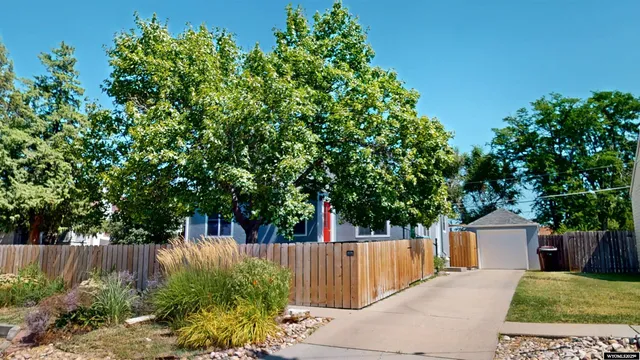 $195,000 | 1609 Ave F, Scottsbluff, NE 69361