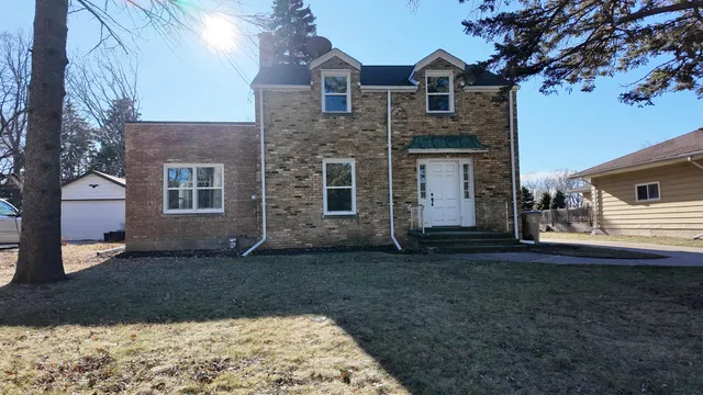 $2,900 | 5315 73rd Street, Pleasant Prairie, WI 53142