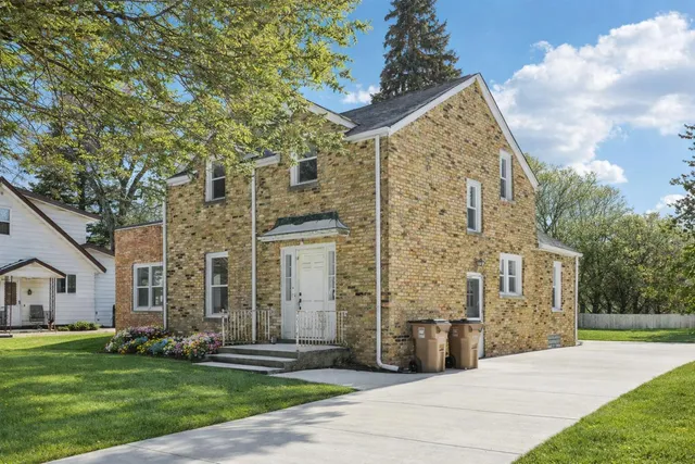 $2,900 | 5315 73rd Street, Pleasant Prairie, WI 53142