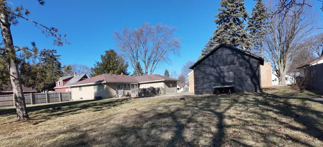 $2,900 | 5315 73rd Street, Pleasant Prairie, WI 53142