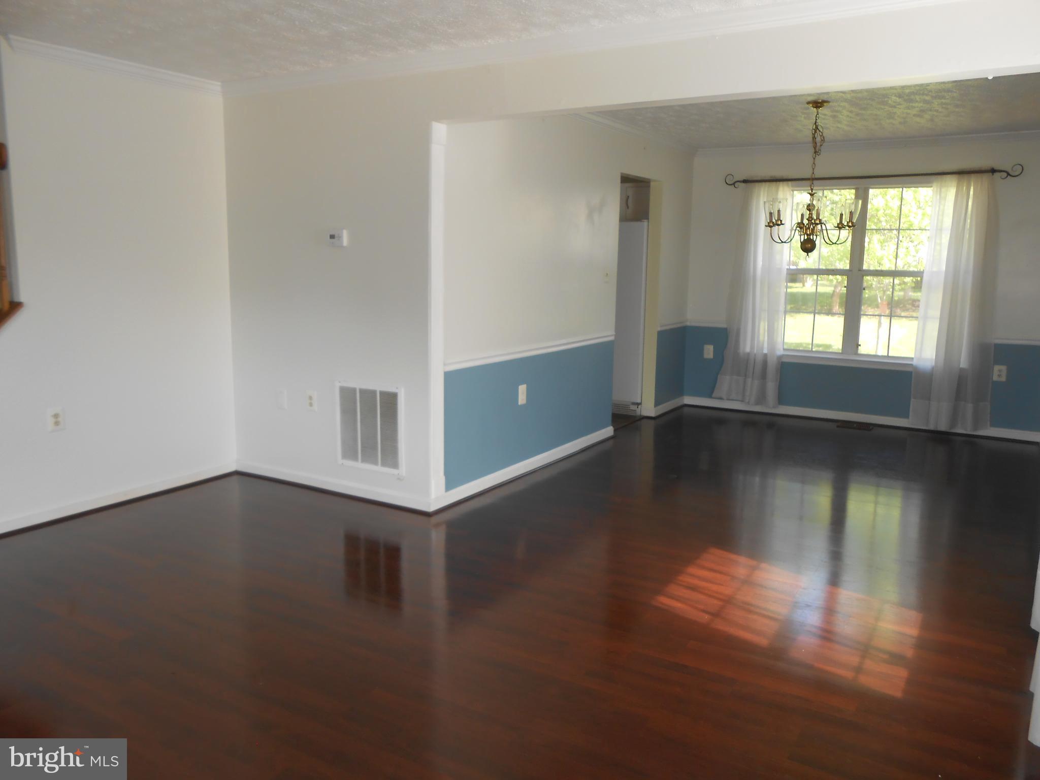 10472 Labrador Loop Manassas, VA 20112 - Photo 12 of 53 Dining Room