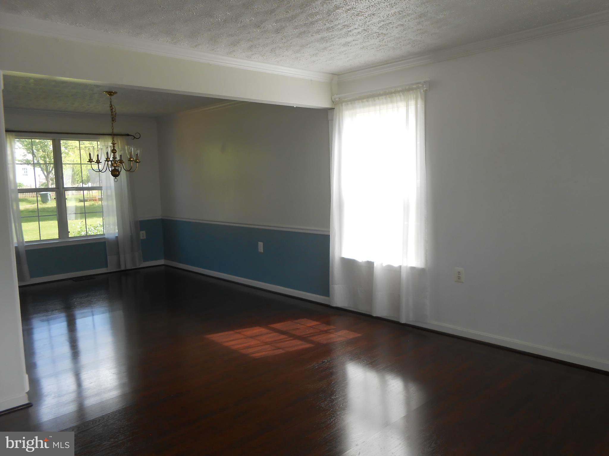 10472 Labrador Loop Manassas, VA 20112 - Photo 14 of 53 Living Room to Dining Room