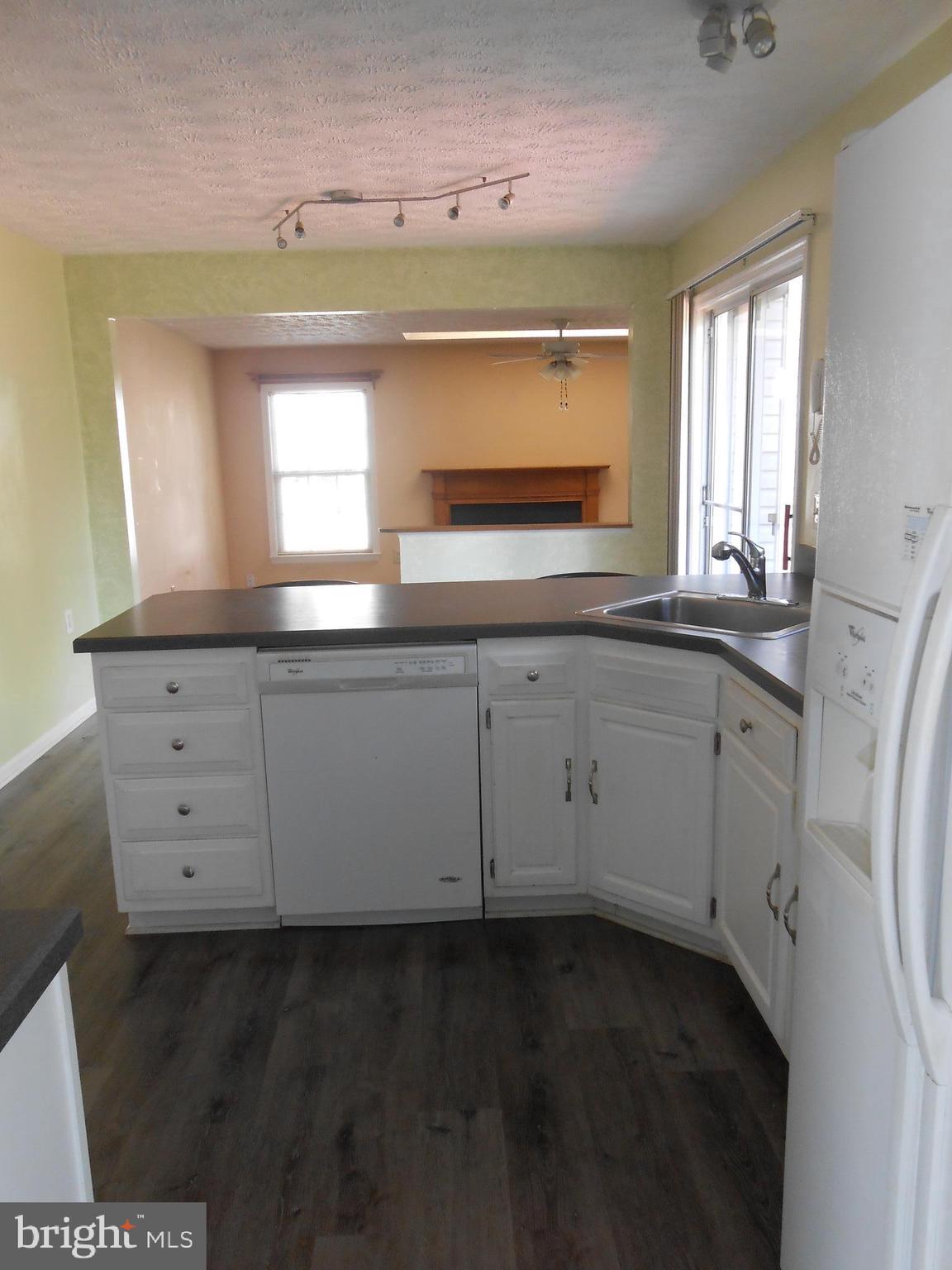 10472 Labrador Loop Manassas, VA 20112 - Photo 24 of 53 View through Kitchen from Dining Room