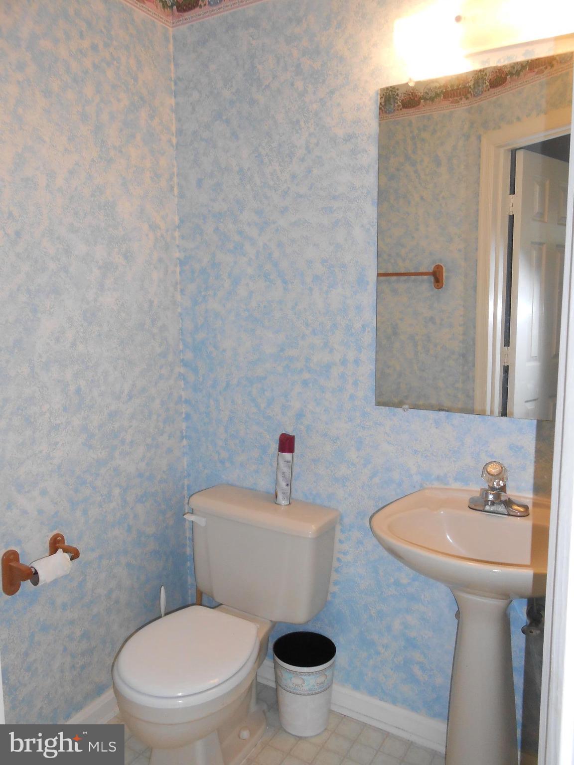 10472 Labrador Loop Manassas, VA 20112 - Photo 29 of 53 Half Bath on Main Level