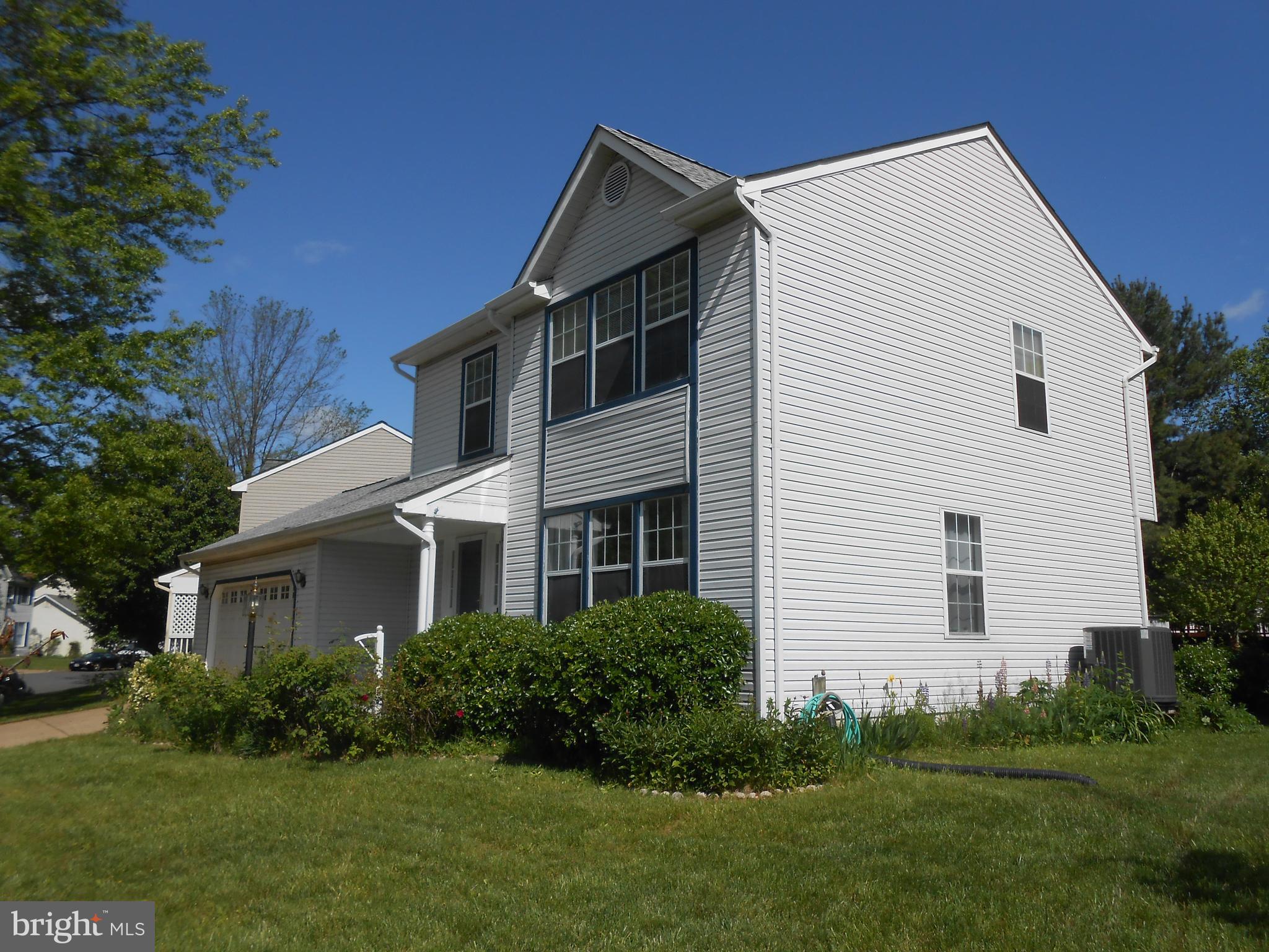 10472 Labrador Loop Manassas, VA 20112 - Photo 4 of 53 Side View