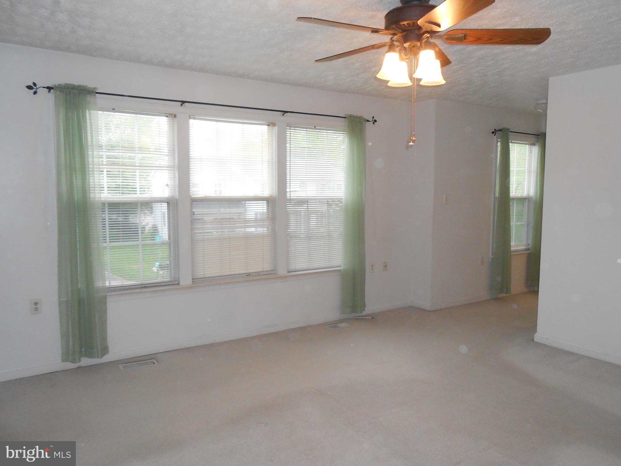 10472 Labrador Loop Manassas, VA 20112 - Photo 31 of 53 Master Bedroom - Ceiling Fan/light