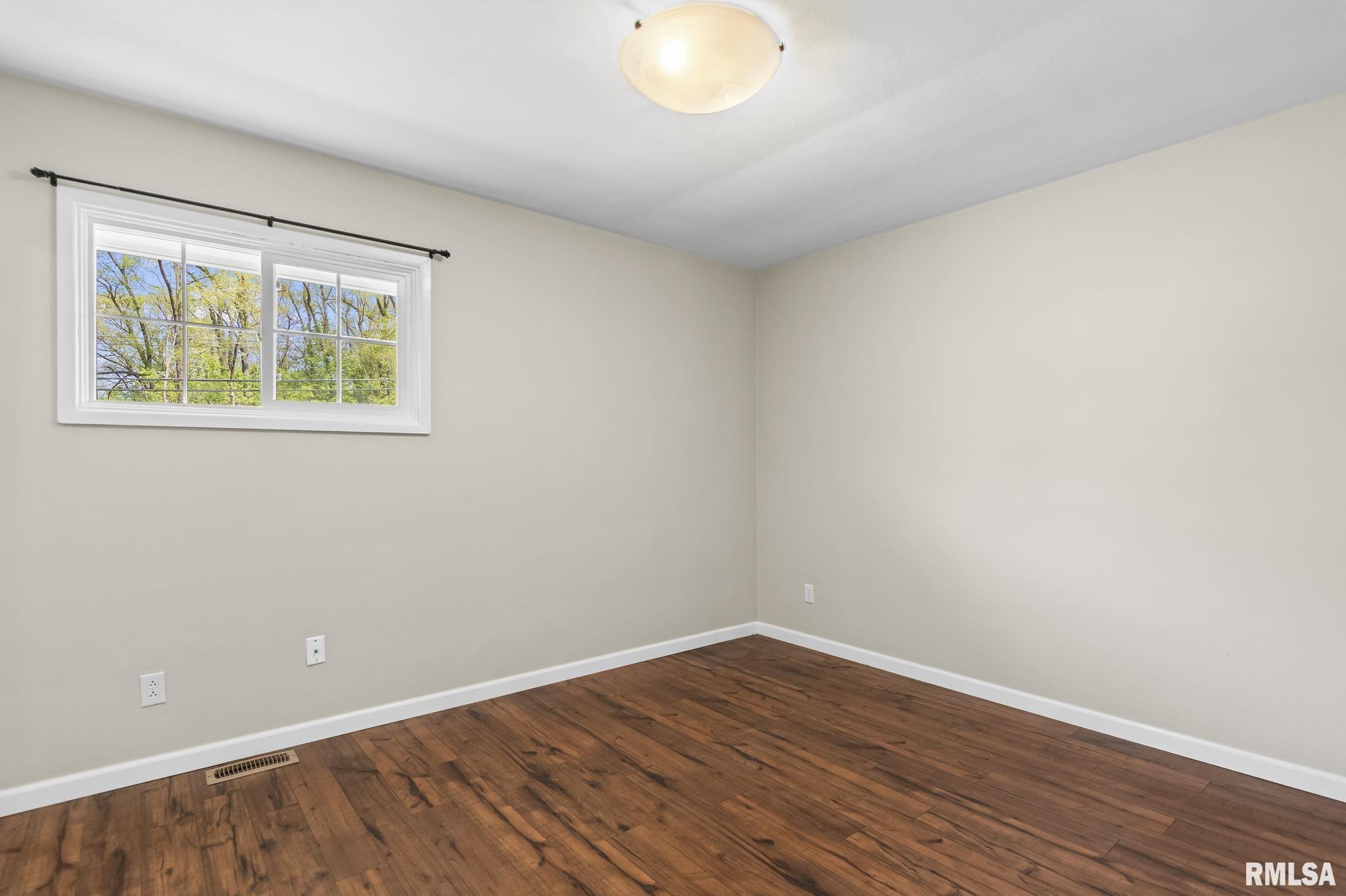 1 Nottingham Road Springfield, IL 62704 - Photo 13 of 24