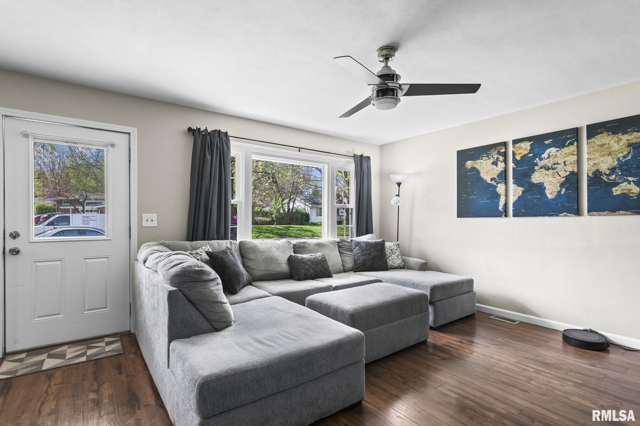 1 Nottingham Road Springfield, IL 62704 - Photo 4 of 24