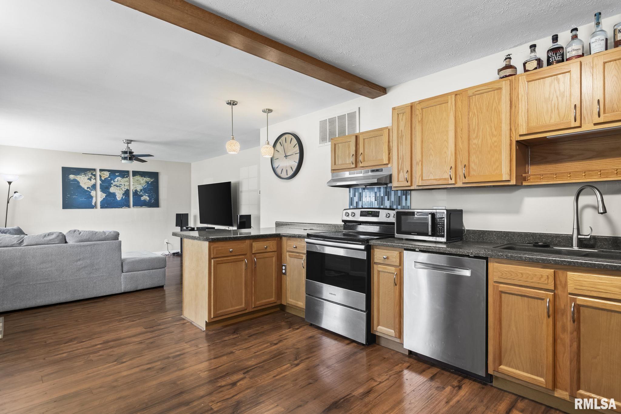 1 Nottingham Road Springfield, IL 62704 - Photo 9 of 24