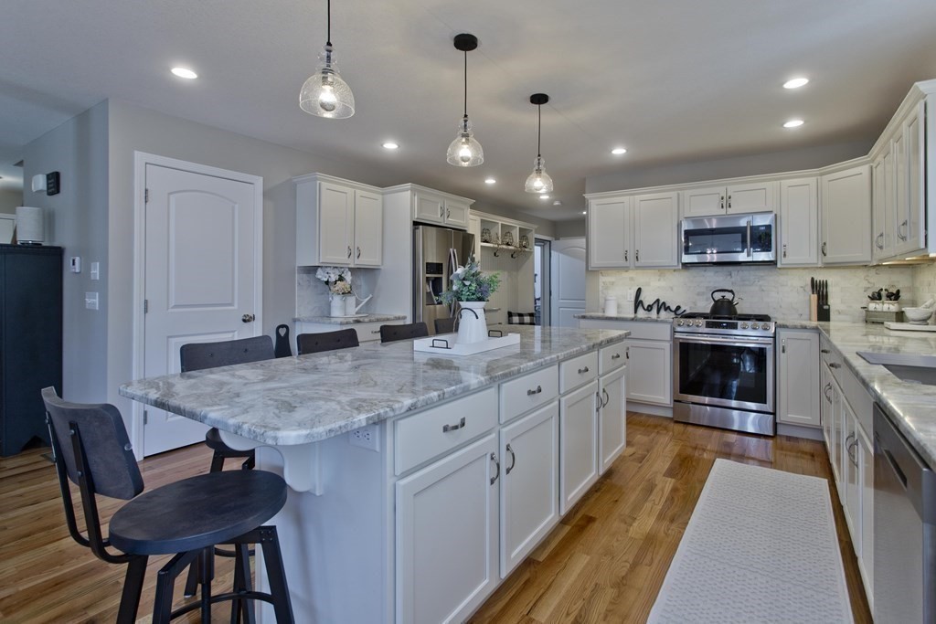 136 Barrington Drive Springfield, MA 01129 - Photo 13 of 42 Gallery Image 13