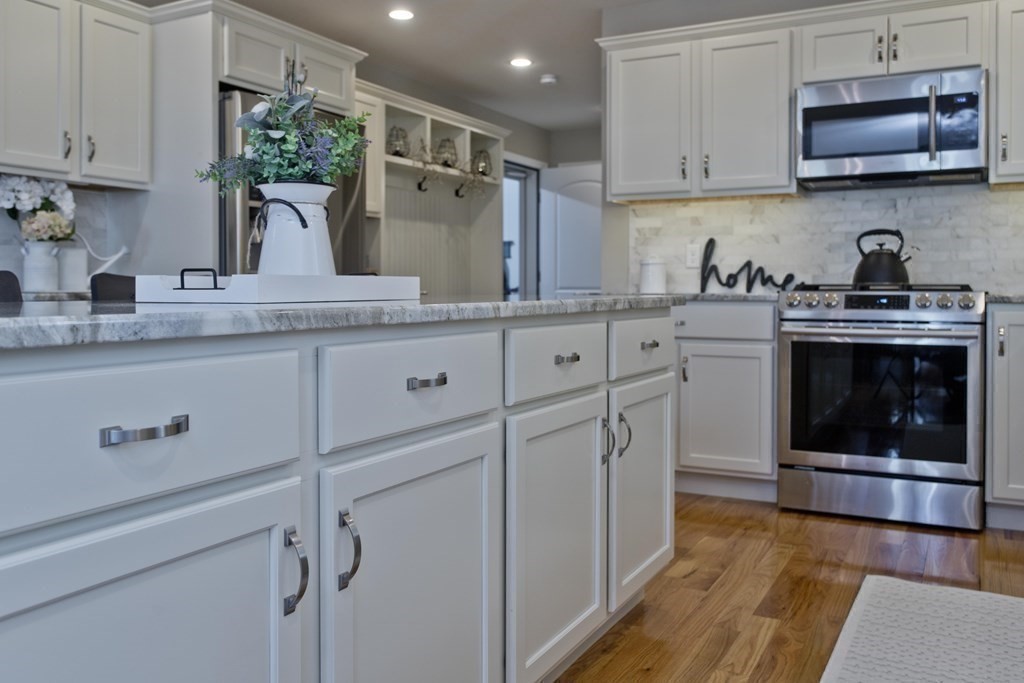 136 Barrington Drive Springfield, MA 01129 - Photo 15 of 42 Gallery Image 15
