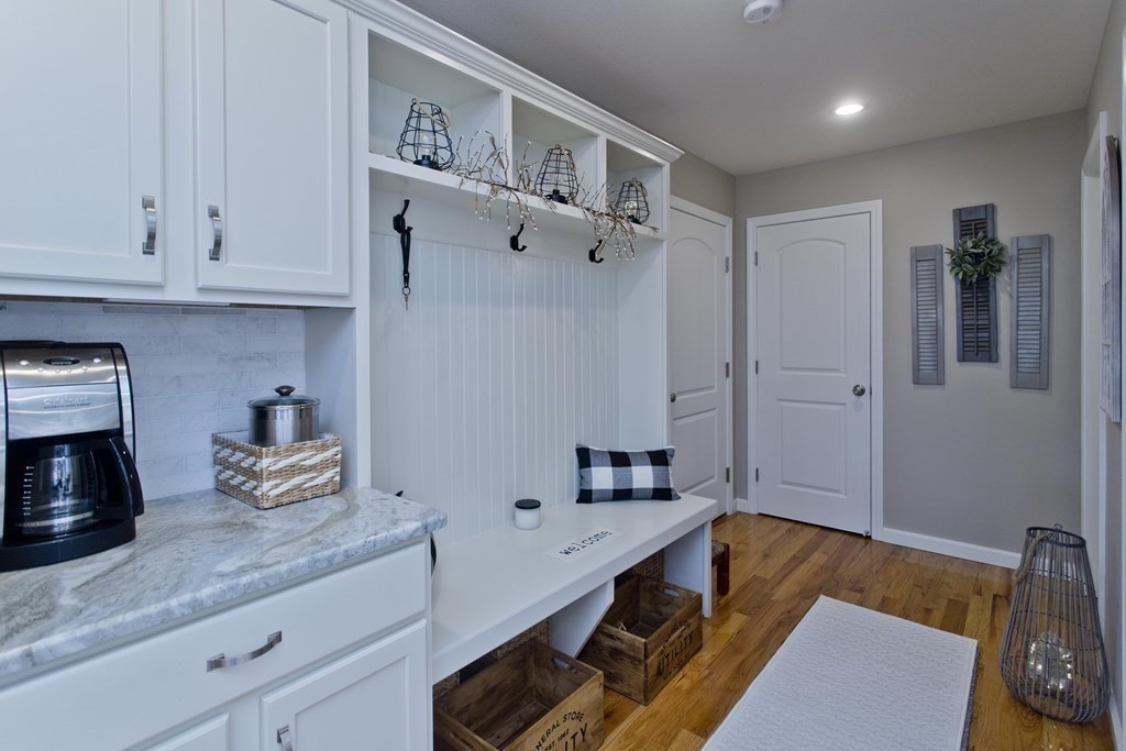 136 Barrington Drive Springfield, MA 01129 - Photo 16 of 42 Gallery Image 16